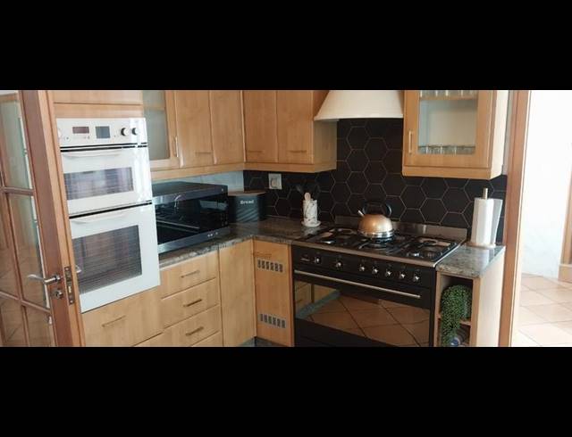 5 BEDROOM HOUSE FOR SALE IN KENSINGTON